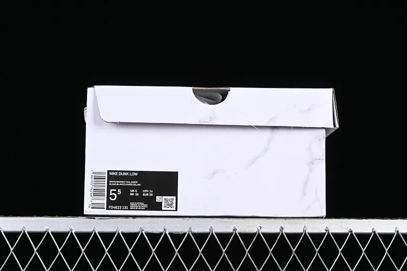 All Categories Nk SB Dunk Series Nk SB Dunk Low Low-top sneakers Nk Dunk Low "Multi Color" Vibrant three hooks Customized version of deconstructed strap casual sneakers FD4623-131